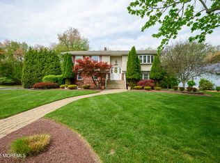 42 Middlebrook Dr, Ocean, NJ 07712