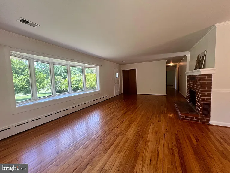 12405 Shafer Ln — Photo 8
