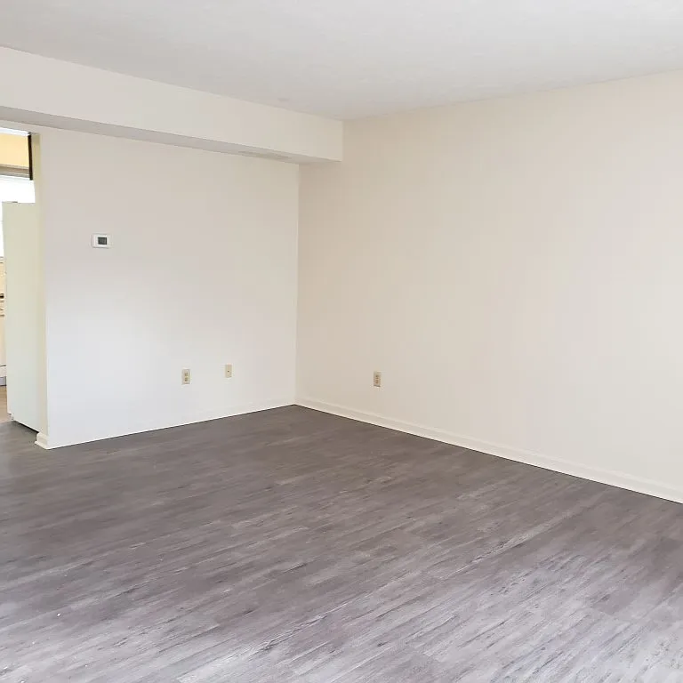 4 bed, $1,800 — Photo 4
