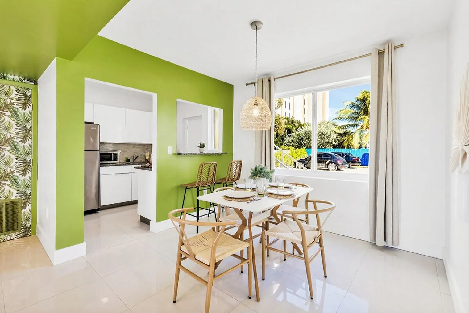 2 bed, 1.0 bath, 990 sqft, $4,578 — Photo 3