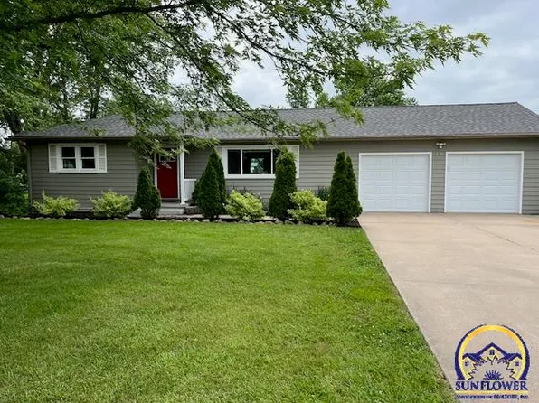 2523 SW Sacramento Dr, Topeka, KS 66614