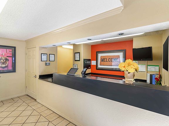 Lobby and Guest Check-in