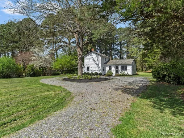 61 Virginia Rd, Irvington, VA 22480