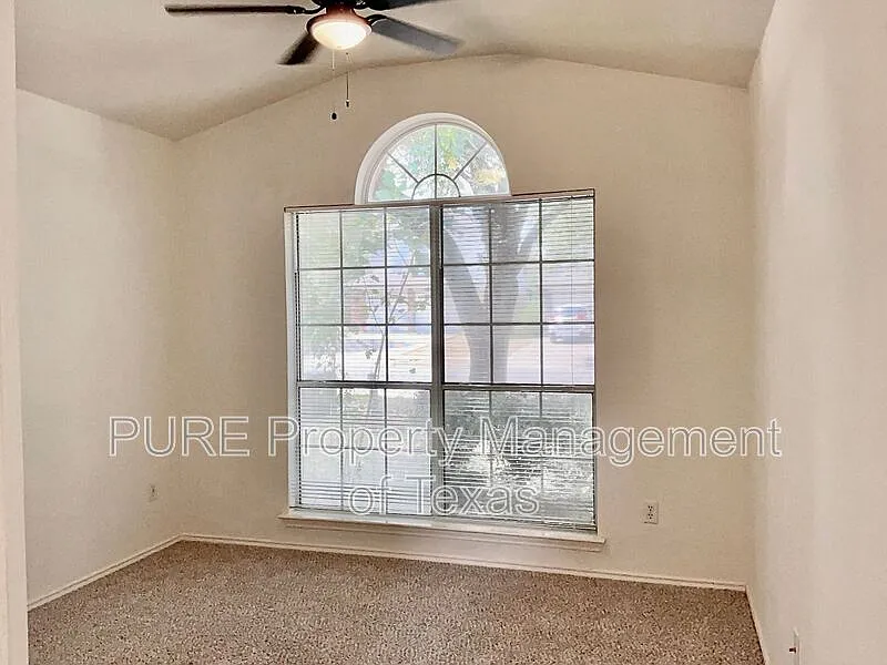 3 bed, 3.0 bath, 1769 sqft, $2,150 — Photo 3