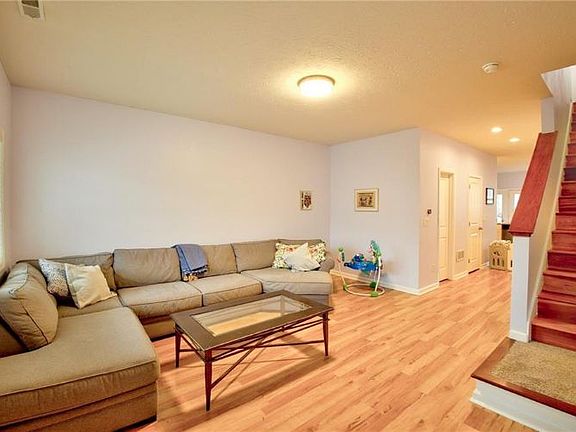 5th image of 1213 Pleasant St