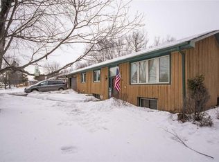 2314 Hutchinson Rd, Duluth, MN 55811