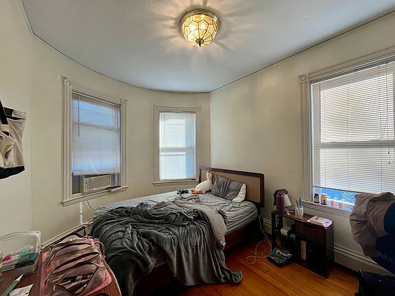 5th image of 803 Parker St #3F