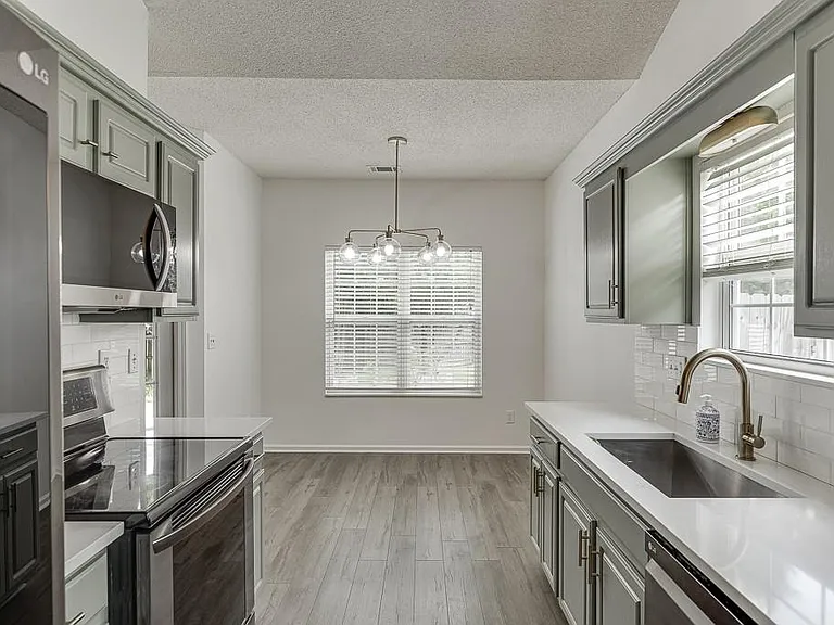 2464 Laurelfield Dr — Photo 21