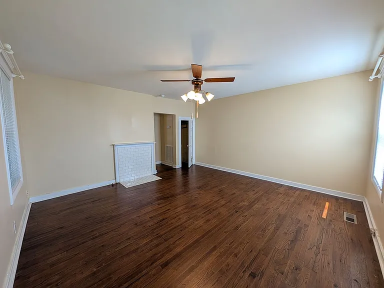 3302 Bradley St SW — Photo 2