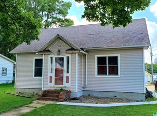 1211 Elm St, Hull, IA 51239