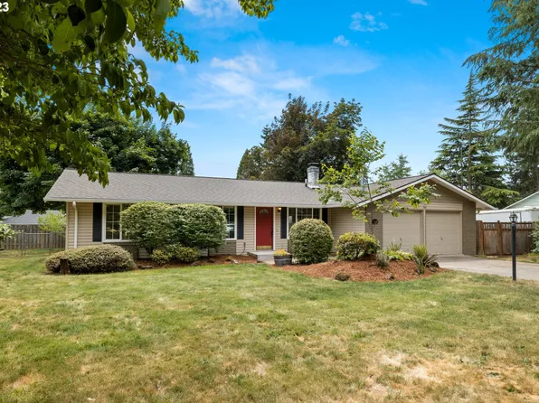 18700 Madrona Dr, Oregon City, OR 97045