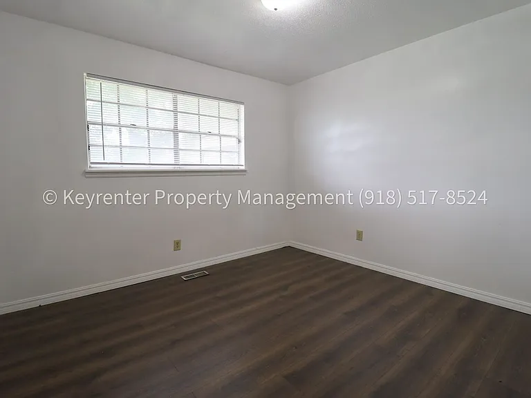 12804 E 13th St — Photo 19