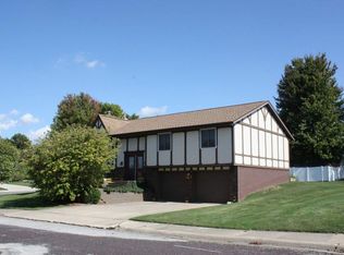 600 Ivy Ln, Tremont, IL 61568
