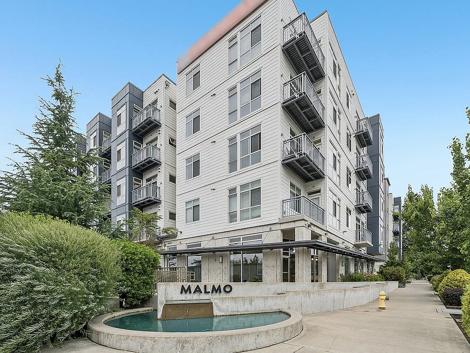 44-web-or-mls-1210 N 152nd St unit 225 Shoreline-S2606-017