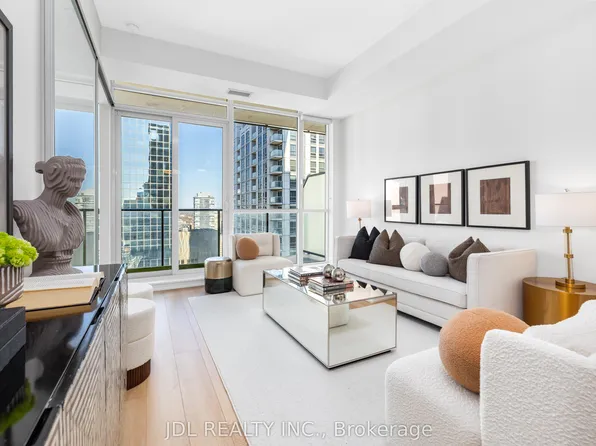 770 Bay St #2302, Toronto, ON M5G 0A6