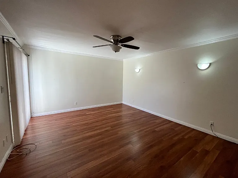 4447 W 172nd St — Photo 13