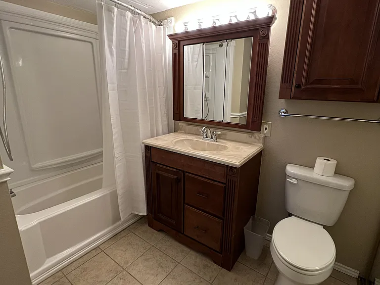 835 W Harwood Rd #C — Photo 9