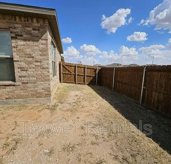 1021 E 90th Ct — Photo 24