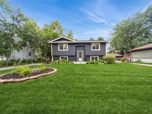 4463 Concord Dr, Pleasant Hill, IA 50327