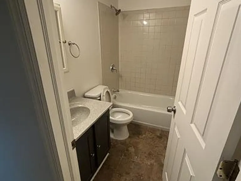 1112 Edith Ave — Photo 5