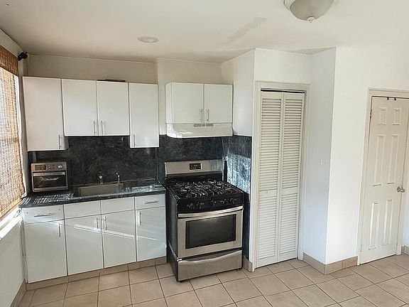 4th image of 85 Laidlaw Ave #2