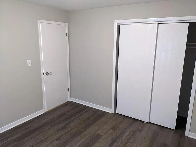 4220 Huntington Ave #1-4 — Photo 12