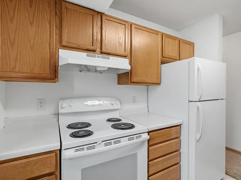Clark Place Apartments & Townhomes — Photo 39