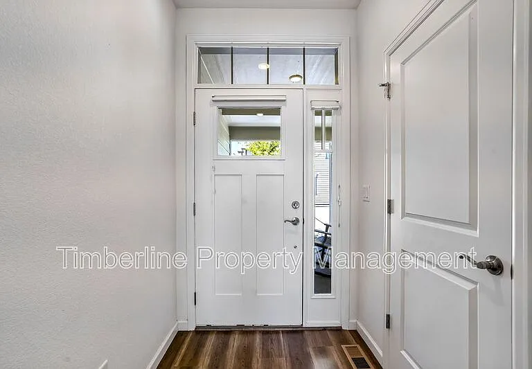 811 Marine Corps Dr — Photo 4