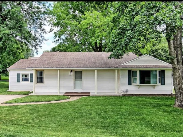 2021 S 40th St, Saint Joseph, MO 64507