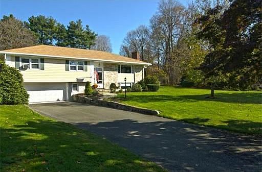 4th image of 16 Woodside Dr