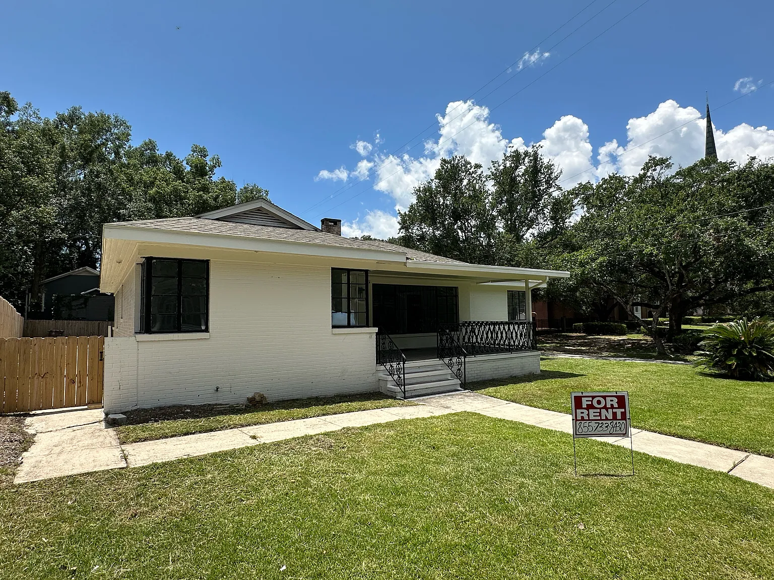 4 bed, 2318 sqft, $2,700 — Photo 1