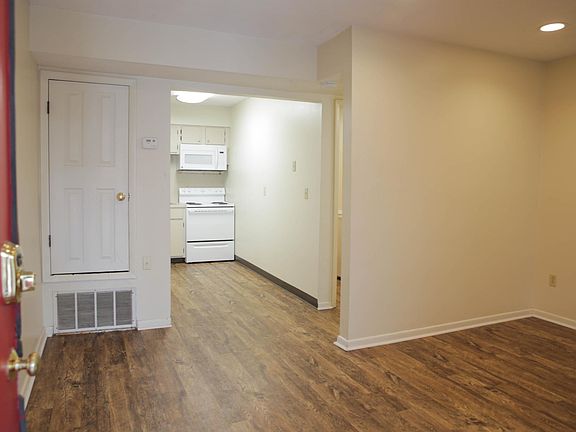 3rd image of 253 E 19th Ave