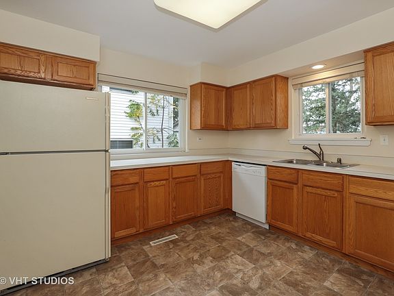 3rd image of 33148 N Sunset Ave
