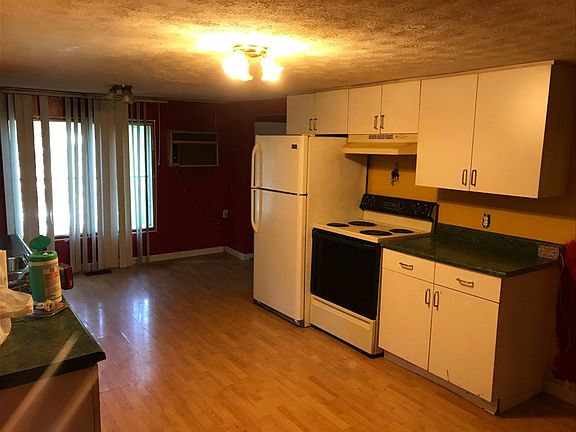 5th image of 12 Marion Ln