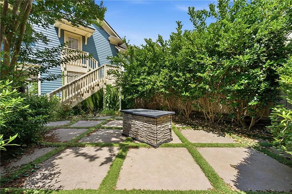 4 bed, 4.0 bath, 2593 sqft, $3,000 — Photo 4