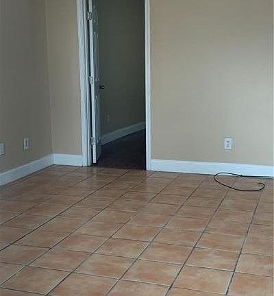 2nd image of 2910 Philip St