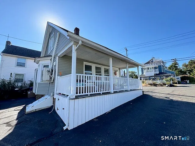 2 bed, 1.0 bath, 1200 sqft, $2,400 — Photo 3