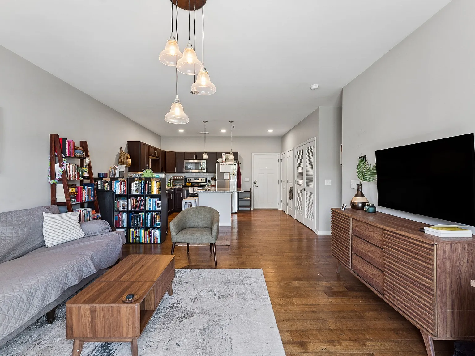 1 bed, 793 sqft, $1,700 — Photo 3