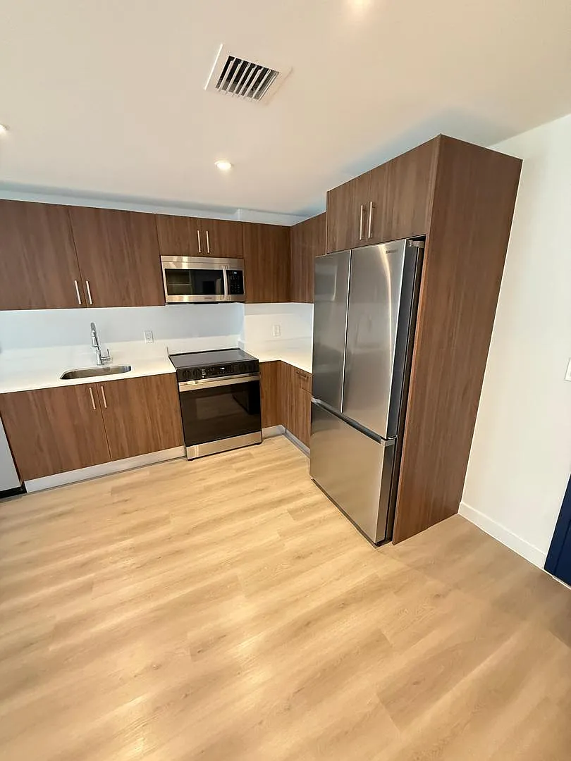 1 bed, 648 sqft, $2,099 — Photo 1