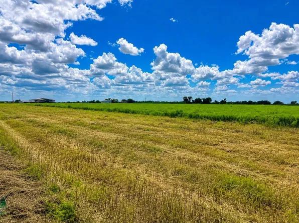 000 Prihoda Rd, Fayetteville, TX 78940