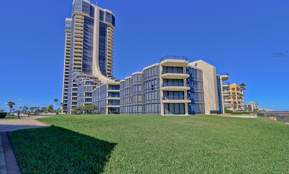 1st image of 334 Padre Blvd #403