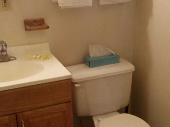 3rd image of 3263 N Lakeshore Dr #5