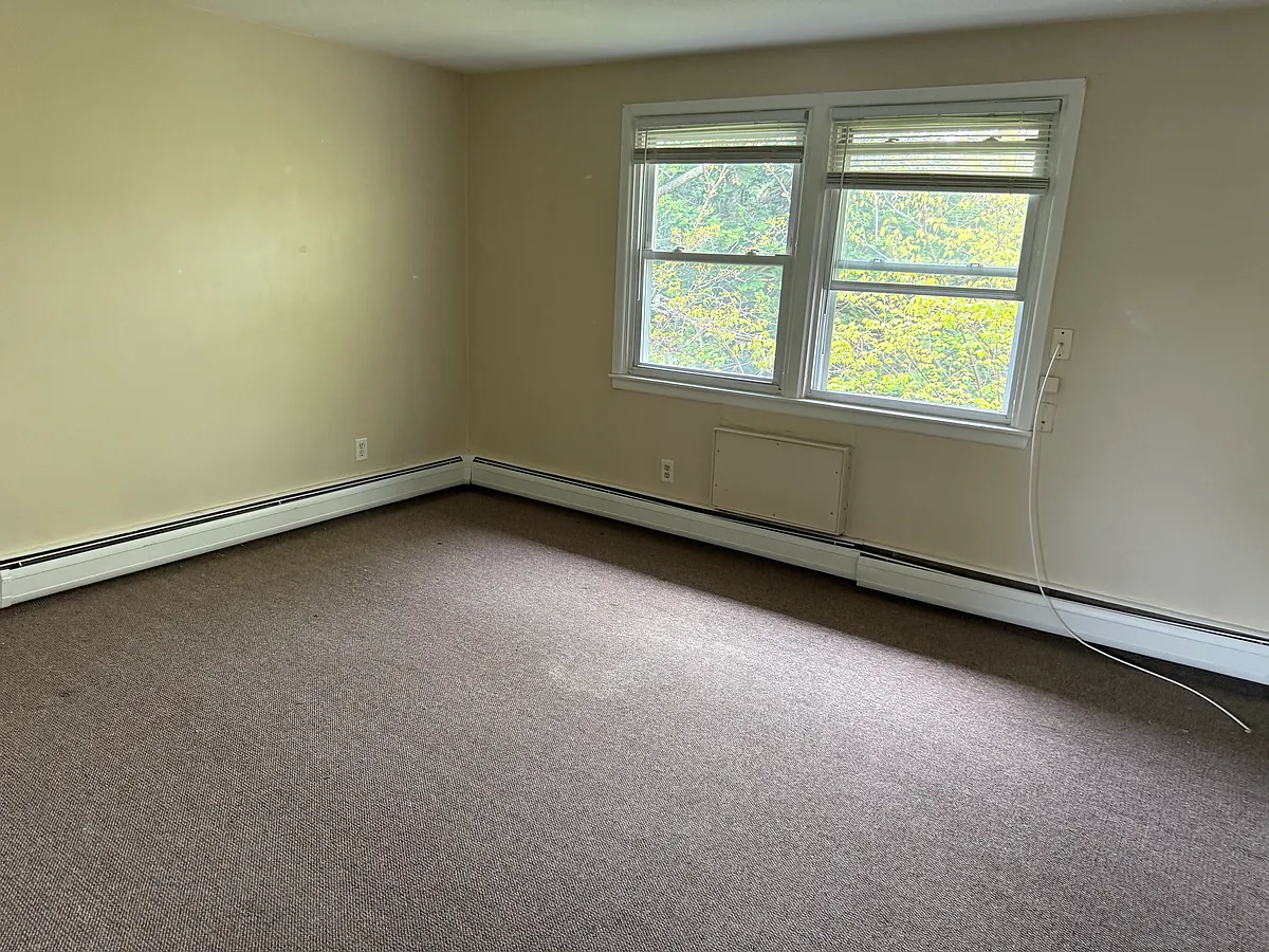 Building Photo - 127 Trenton St #12