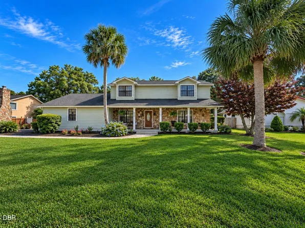 509 Pelican Bay Dr, Daytona Beach, FL 32119