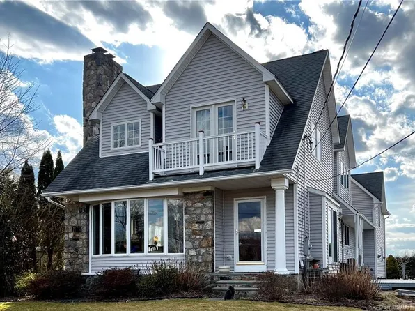 18 Biggs Avenue, New Fairfield, CT 06812