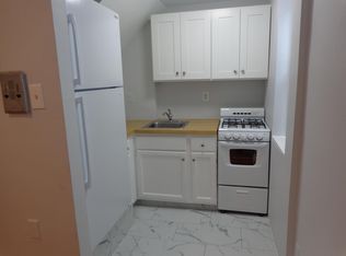 219 Green Ln #1, Philadelphia, PA 19128
