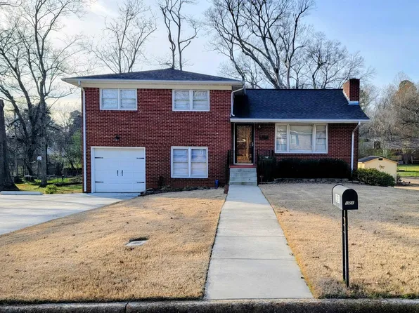 121 Walker Ave, Tuscumbia, AL 35674