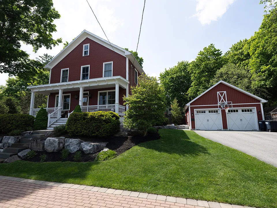 61 Catherine St