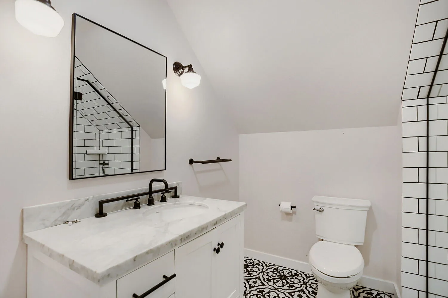 2 bed, 2.0 bath, 2262 sqft, $2,865 — Photo 4
