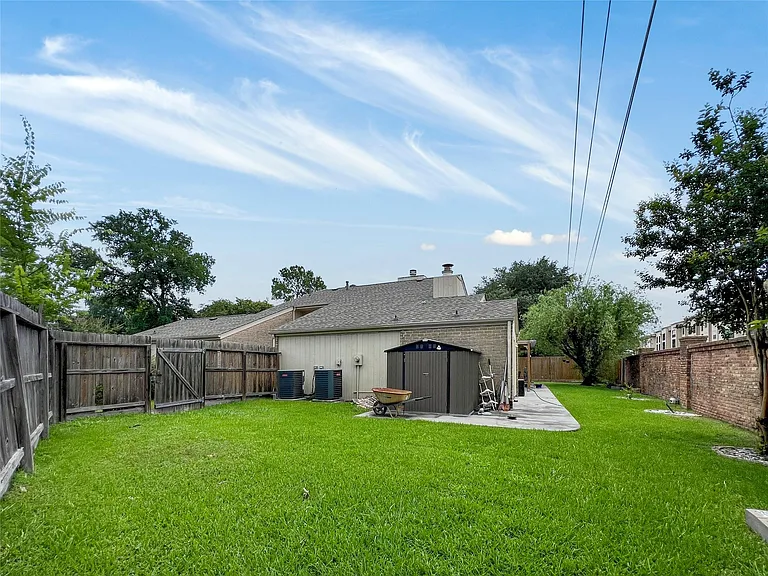 2358 Binley Dr — Photo 35